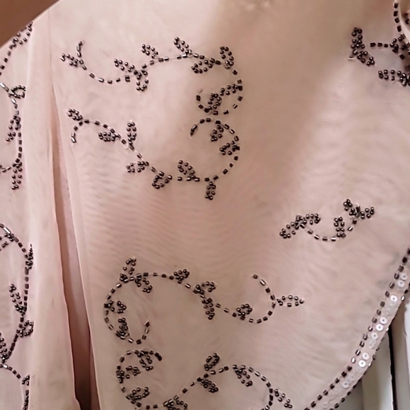 FOREVER 21 WOMEN'S CROPPED BEADED TAN CARDIGAN SIZE SMALL - Picture 5 of 7